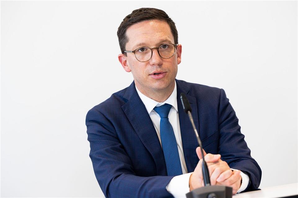 Nach der Abwahl von zwei Uni-Präsidenten binnen zwei Wochen steht Wissenschaftsminister Mohrs in der Kritik. (Archivbild)Michael Matthey/dpa