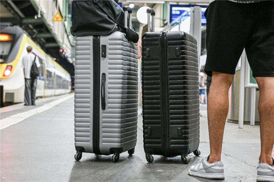 Nach der Bahnstörung rollt der Bahnverkehr auch in Baden-Württemberg wieder. Jason Tschepljakow/dpa
