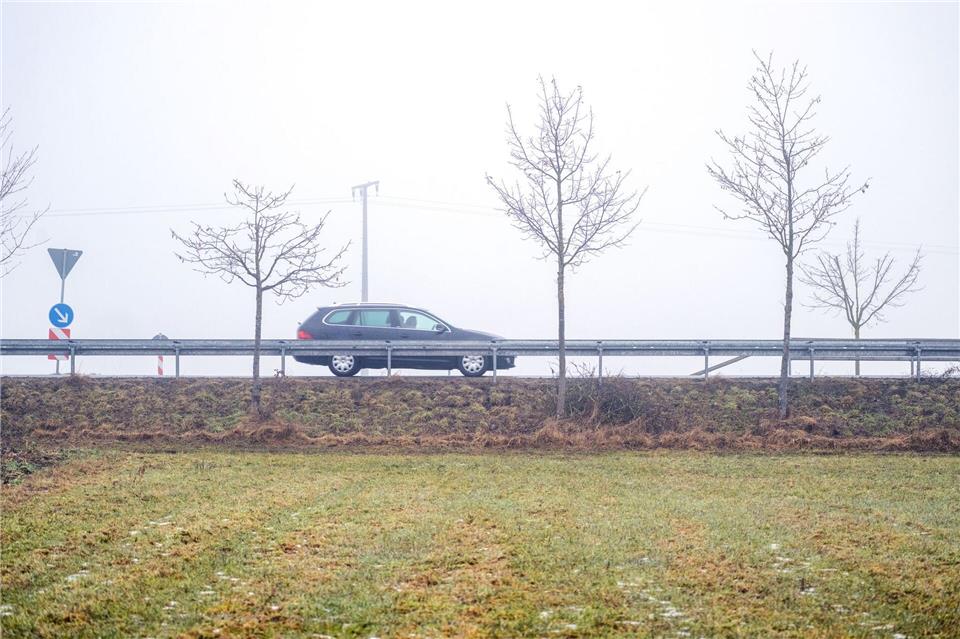 Nach der Februar zum Ende hin frühlingshaft wurde, startet der März wieder mit viel Nebel. (Archivbild)Pia Bayer/dpa