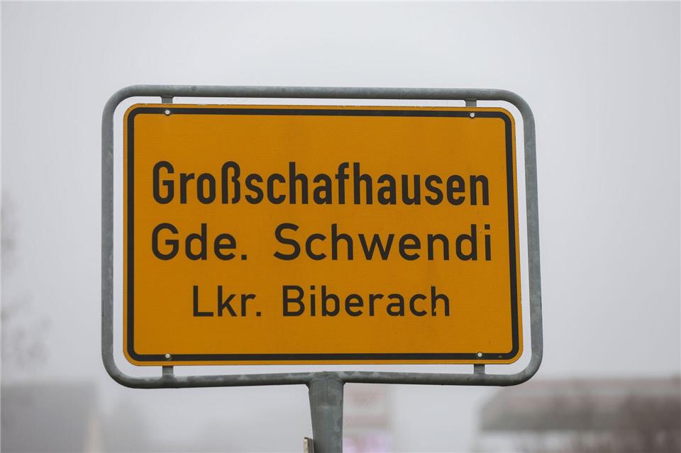 Nach der Hausdurchsuchung gehen die Ermittlungen weiter. Thomas Warnack/dpa