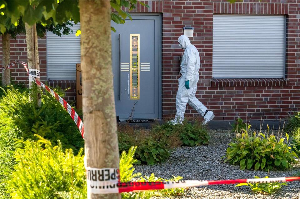 Nach der Tötung einer Frau in ihrem Zuhause in Gyhum im Landkreis Rotenburg wird gegen deren Lebenspartner ermittelt. Sina Schuldt/dpa