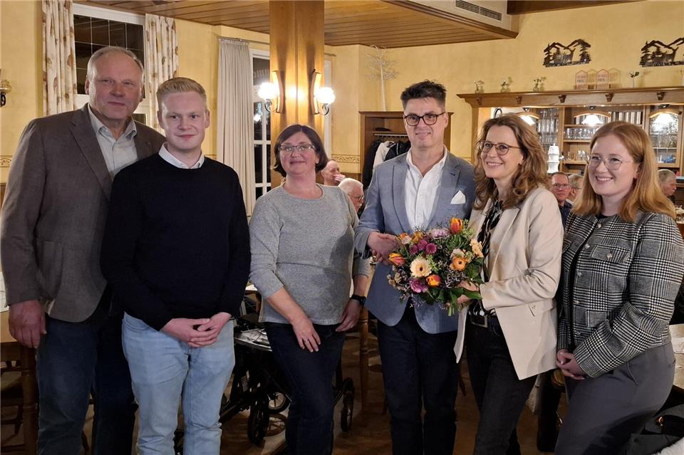 Nach der einstimmigen Wahl (v.l.): Bernhard Bölker, Louis Lammersmann, Bärbel Unnebrink, Dirk Kuhmann, Dr. Gerswid Altenhoff-Weber und Bettina Stenkamp.