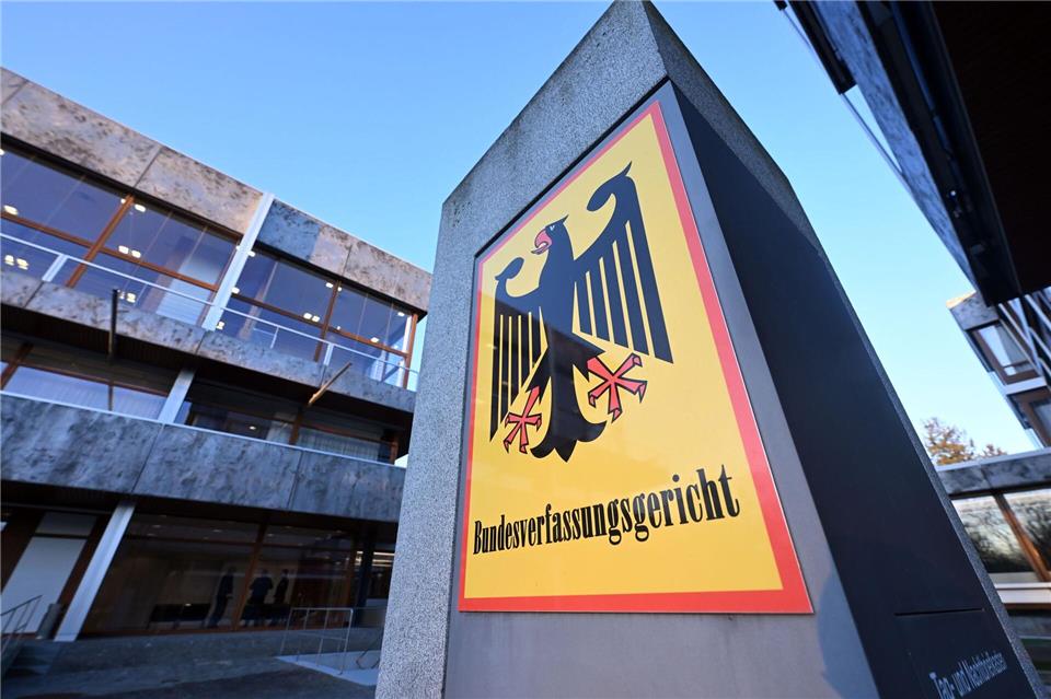 Nach der gescheiterten Neubestellung neuer Richterinnen und Richter fürs Bundesverfassungsgericht kommt ein neuer Anlauf. (Symbolbild)Uli Deck/dpa