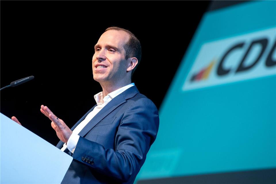 Nach der umstrittenen Personalrochade des Kanzlers im Bundeskabinett mahnt Hamburgs CDU-Chef zur Geschlossenheit. (Archivbild)Daniel Bockwoldt/dpa
