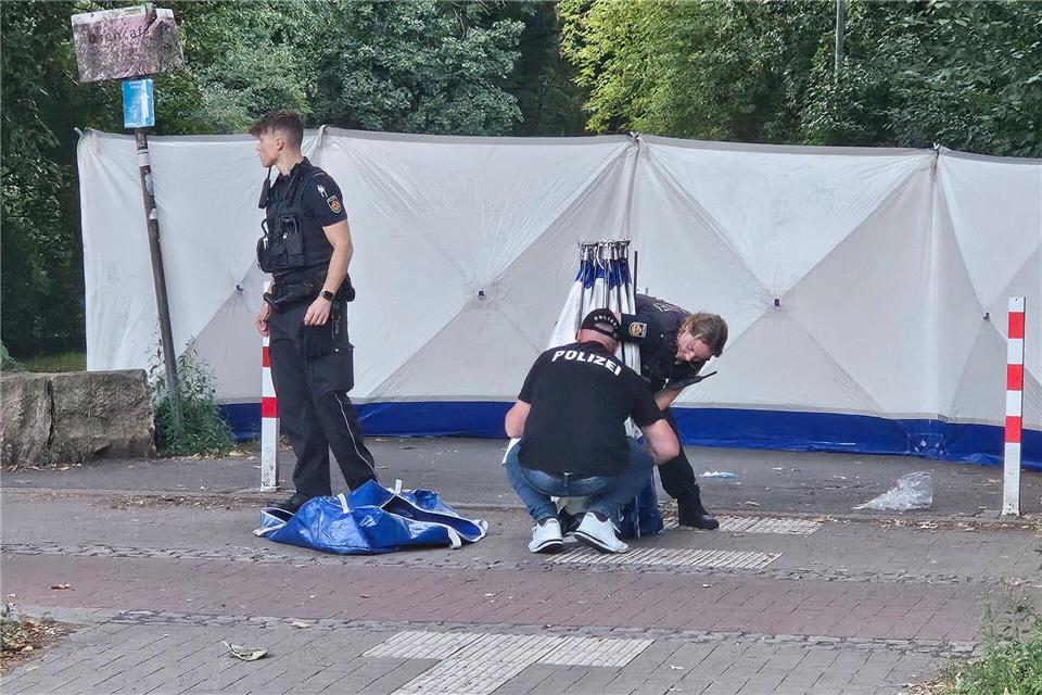 Nach einem Streit in Bremen starb ein Mann noch am Tatort.Dierk Rohdenburg/Mediengruppe Kreiszeitung/dpa