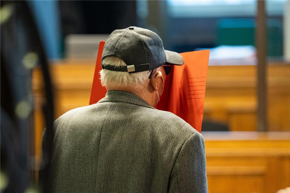 Nach einem Unfall, bei dem eine 41-jährige Berlin-Touristin und ihr vierjähriger Sohn auf der Leipziger Straße tödlich erfasst wurden, steht mit einem 84-Jährigen der mutmaßliche Verursacher vor Gericht.Hannes P. Albert/dpa