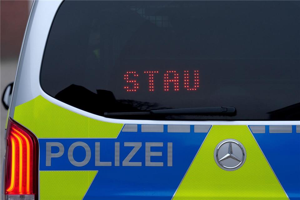 Nach einem Unfall ist die A4 bei Olpe Richtung Köln gesperrt. (Symbolbild)Marcus Brandt/dpa