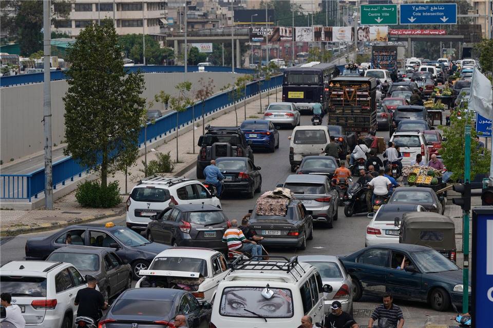 Nach einem israelischen Fluchtaufruf sind Tausende Menschen aus den Beiruter Vororten geflohen. (Archivbild)Bilal Hussein/AP/dpa