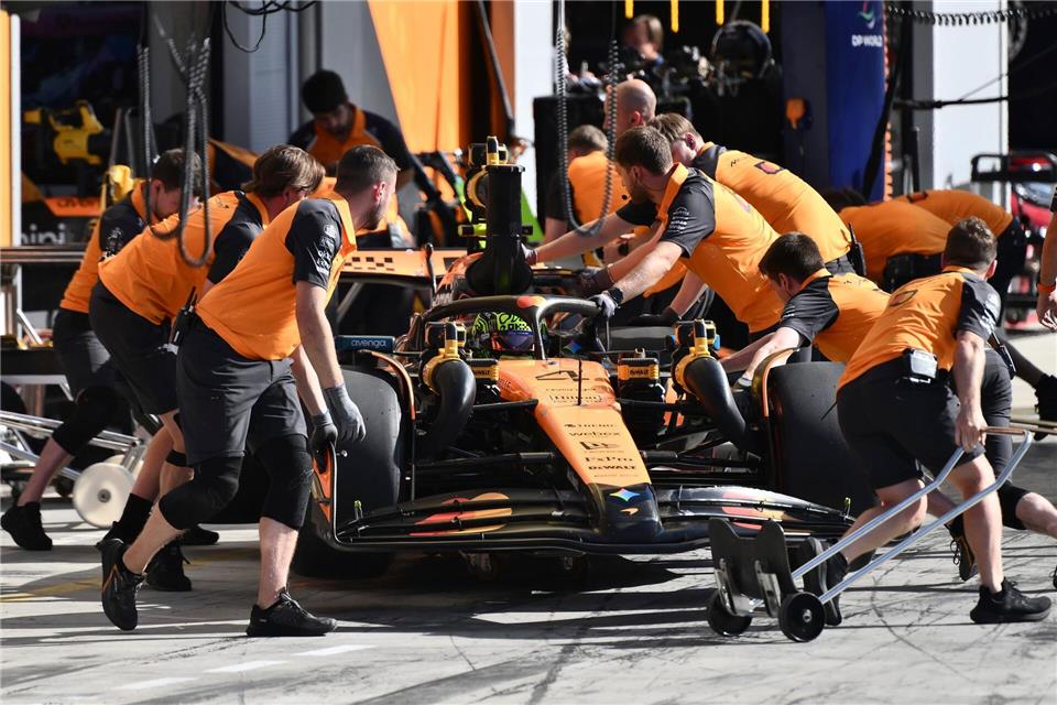 Piastri nach Stallorder-Kontroverse: Bleibt unter uns Nach einem langsamen Boxenstopp gab es Kontroversen um eine Stallorder.Marco Bertorello/Pool AFP/AP/dpa