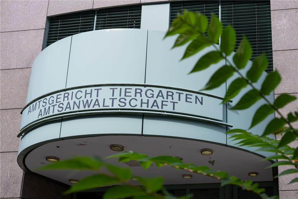 Nach einem vorgetäuschten Überfall ist der damalige Fahrer eines Geldtransporters zu einer Bewährungsstrafe verurteilt worden. (Symbolbild)Monika Skolimowska/dpa