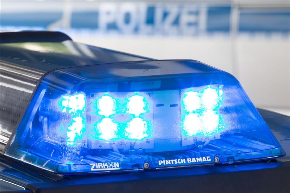 Nach einer Explosion an einer Schule in Ludwigshafen bittet die Polizei um Hinweise. (Symbolfoto) Friso Gentsch/dpa