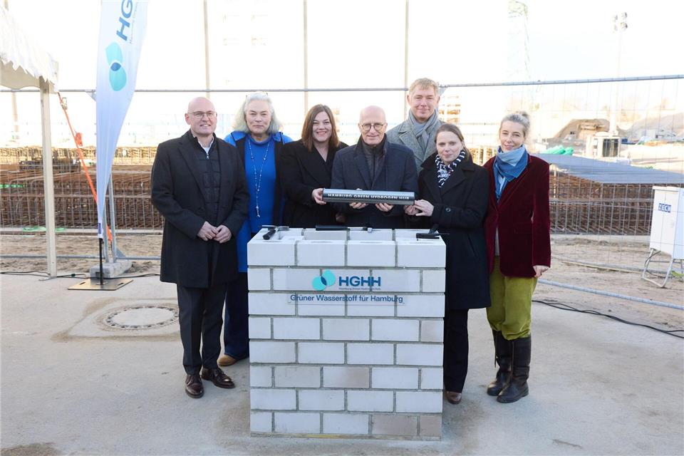 Nach einer Genehmigung des niedersächsischen Bergbauamtes kann jetzt eine Wasserstoff-Leitung von Hamburg-Moorburg nach Rosengarten im Landkreis Harburg weitergebaut werden. (Archivbild)Georg Wendt/dpa