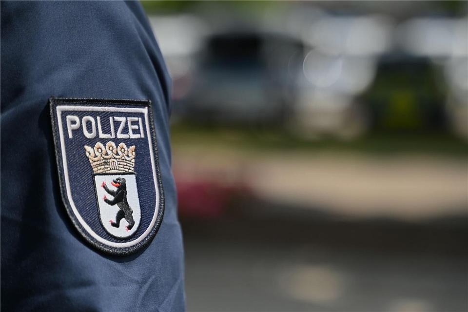 Nach einer Polizeikontrolle soll das Land Berlin wegen Rassismus eine Entschädigung zahlen. (Symbolbild)Michael Brandt/dpa