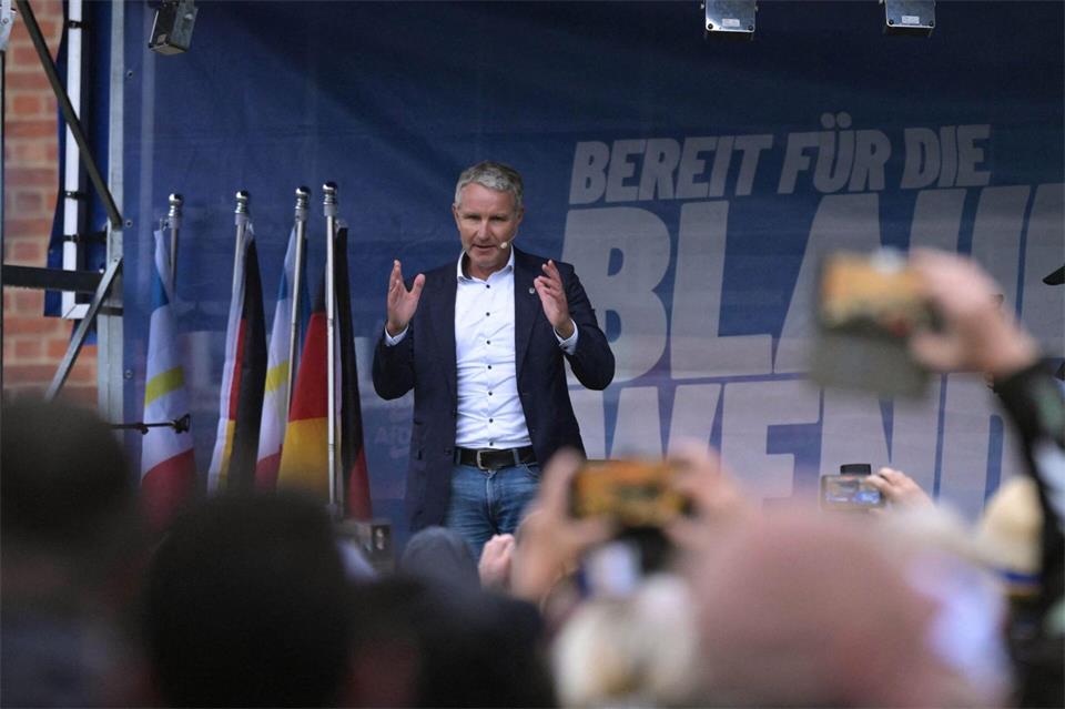Nach einer Rede in Neubrandenburg hat Björn Höcke auch in Stralsund die AfD in MV beim Wahlkampf unterstützt.Stefan Sauer/dpa
