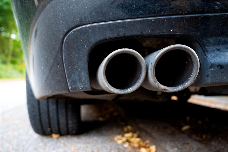 Nach einer Serienattacke auf Auspuffrohre von Fahrzeugen hat die Staatsanwaltschaft neue Erkenntnisse. (Symbolfoto)Daniel Bockwoldt/dpa