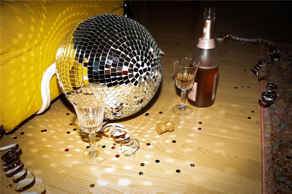 Nach einer durchzechten Nacht können Elektrolyte am nächsten Morgen den Kater etwas lindern.picture alliance / dpa-tmn