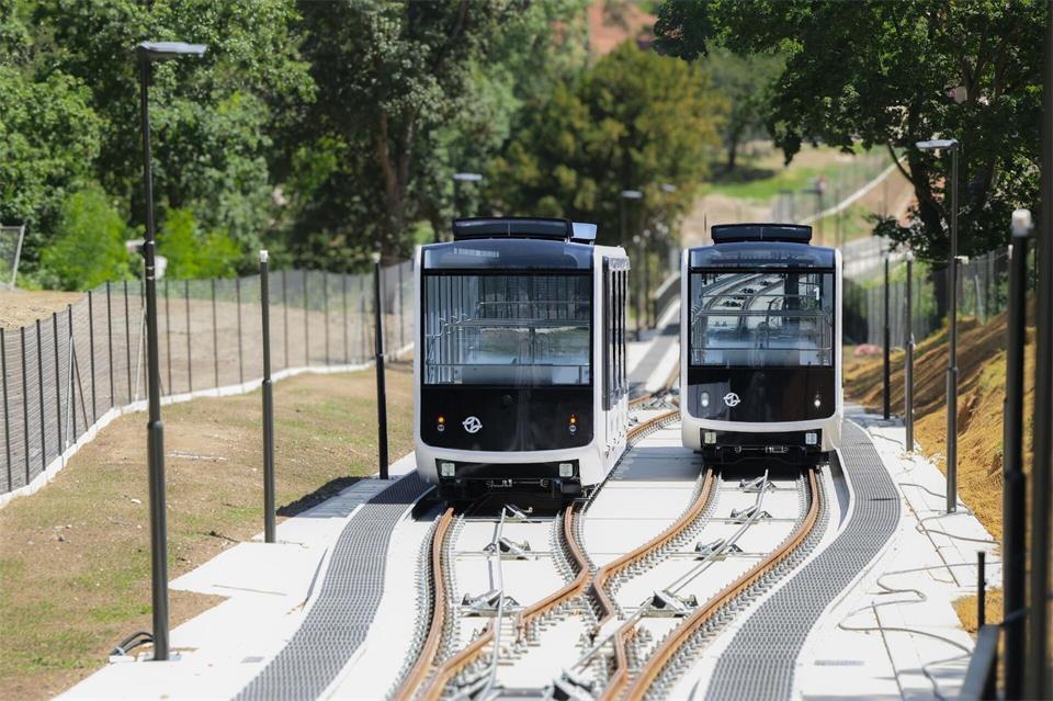 Nach einer umfassenden Erneuerung der Strecke und der Fahrzeuge nimmt am 22. September 2026 die Petřín-Standseilbahn in Prag wieder den Betrieb auf.Barbora Petráčková/CzechTourism/dpa-tmn