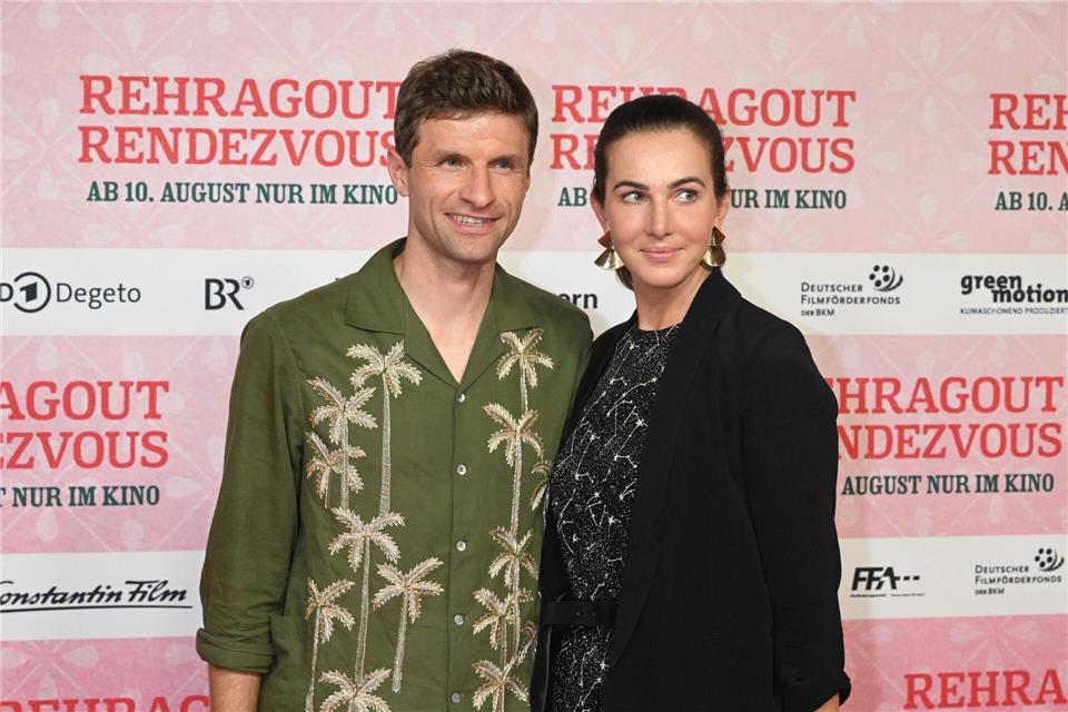 Nach fast 17 Jahren Ehe: Thomas und Lisa Müller gehen nun auch offiziell getrennte Wege. (Archivbild)Felix Hörhager/dpa