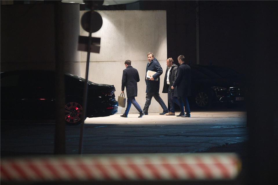 Nach fast sechs Stunden haben die Spitzen von Union und SPD ihre Beratungen beendet.Paul Zinken/dpa