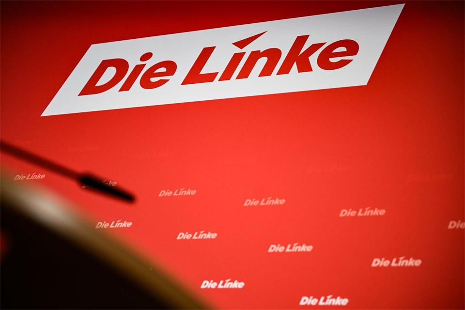 Nach ihrem Wahlsieg in Berlin sieht sich die Linke wegen zweier Anwesender auf einer Wahlparty in Neukölln Kritik ausgesetzt. (Archivbild)Britta Pedersen/dpa