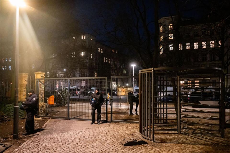 Nach langen Debatten und Protesten wurde der Görlitzer Park in Kreuzberg erstmals nachts geschlossen. Christophe Gateau/dpa