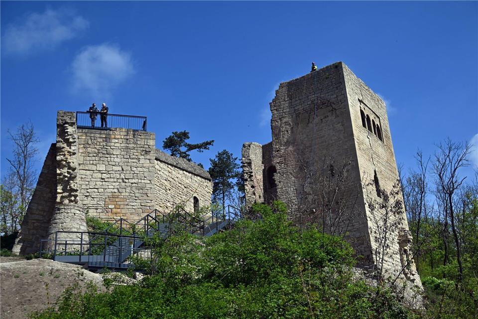 Nach langer Sanierungszeit ist die Burgruine wieder für die Öffentlichkeit zugänglich.Martin Schutt/dpa