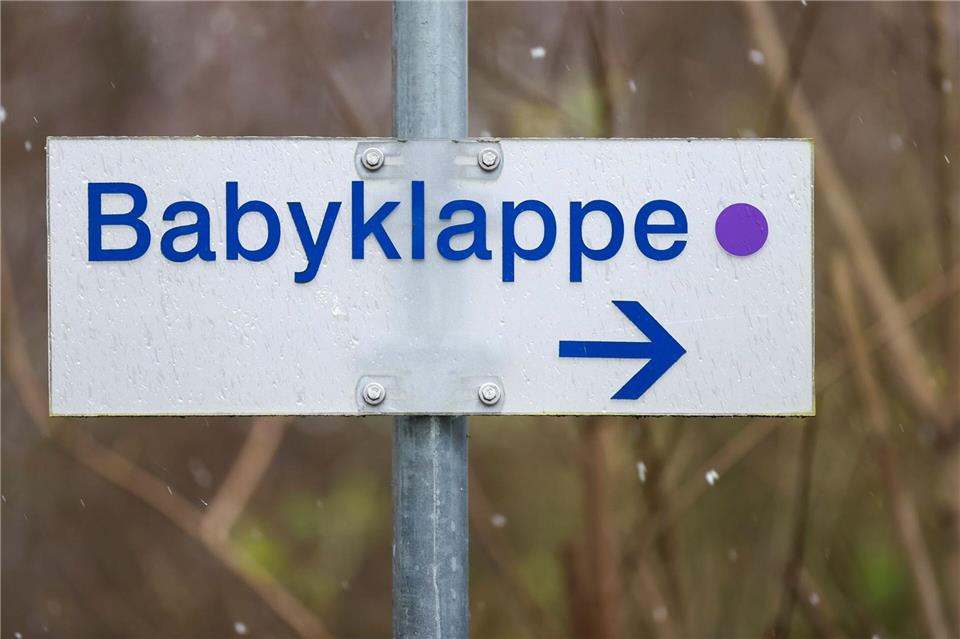 Nach mehr als zwei Jahrzehnten wurde die Babyklappe in Bitterfeld-Wolfen wieder genutzt. (Archivbild)Jan Woitas/dpa-Zentralbild/dpa