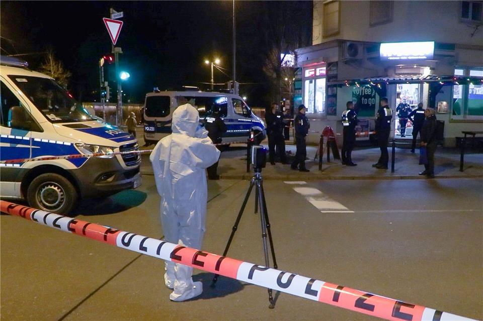 Nach mehreren Taten mit Schüssen in Bremen hat die Polizei  Wohnungen durchsucht. (Archivbild) Sebastian Peters/NEWS5/dpa