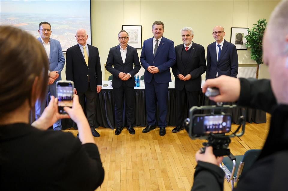 Nach monatelanger Unsicherheit wird der Standort Domo in Leuna stabilisiert – ein ungewöhnlicher Rettungsfall für die Branche. (Archivbild) Jan Woitas/dpa