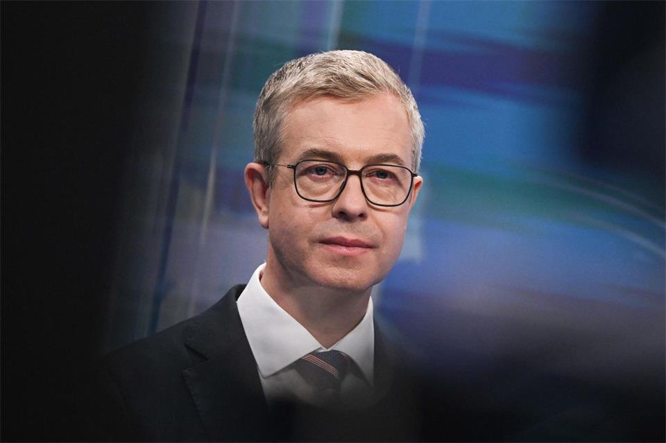 Nach neuen Zahlen könnte CDU-Spitzenkandidat Stefan Evers auch rechnerisch mit Grünen und SPD keine Regierung bilden.Britta Pedersen/dpa