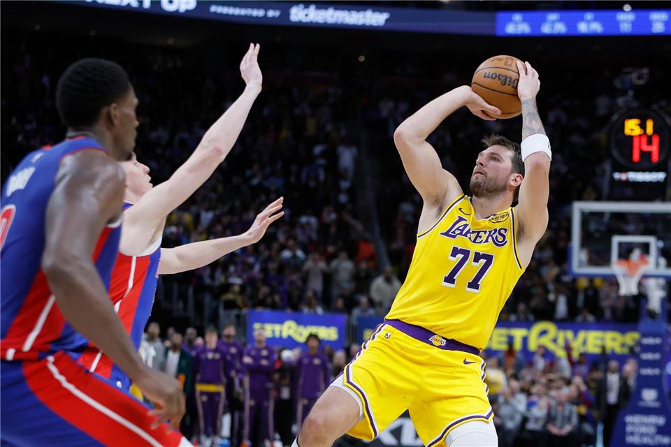 Nach neun Siegen in Serie kassierten die Lakers in Detroit eine Niederlage.Duane Burleson/AP/dpa