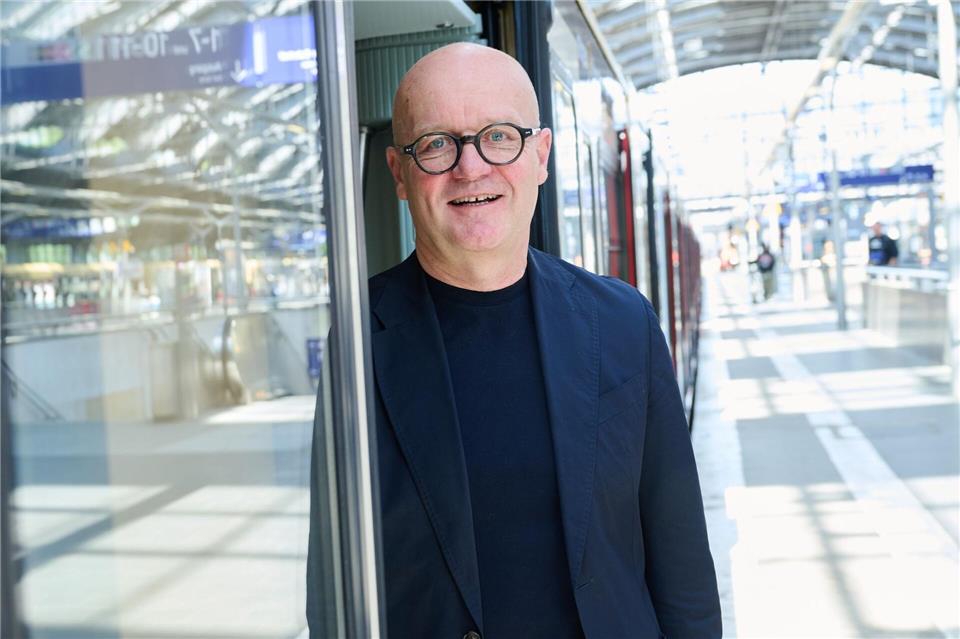Nach rund 50 Tagen auf neuem Posten hat Berlins S-Bahnchef Heiko Büttner ein Sofortprogramm für mehr Sicherheit und Sauberkeit angekündigt. Annette Riedl/dpa