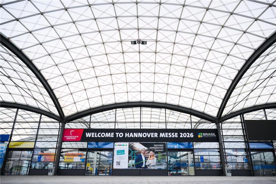 Nach schwächeren Besucherzahlen verkürzt sich die Hannover Messe. (Archivbild)Julian Stratenschulte/dpa