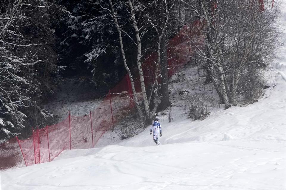 Nach seinem Slalom-Aus flüchtete Atle Lie McGrath in den Wald.John Locher/AP/dpa