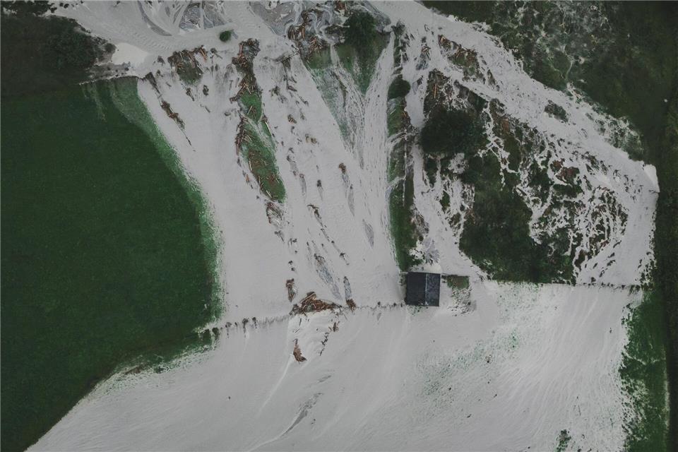 Nach starken Regenfällen ist der Tobersbach in Österreich über die Ufer getreten und hat Überschwemmungen verursacht. Expa/ Jfk/APA/dpa
