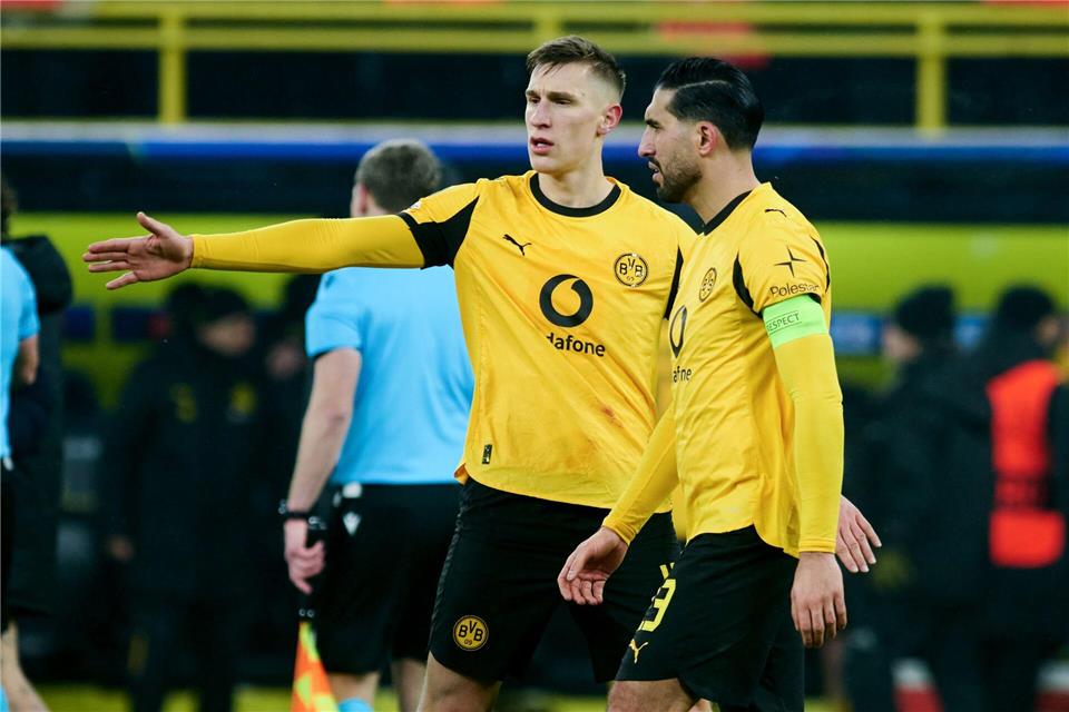 Nach vier verpassten Pflichtspielen wohl zurück in der Startelf: Dortmunds Innenverteidiger Nico Schlotterbeck (l).(Archivbild)Bernd Thissen/dpa