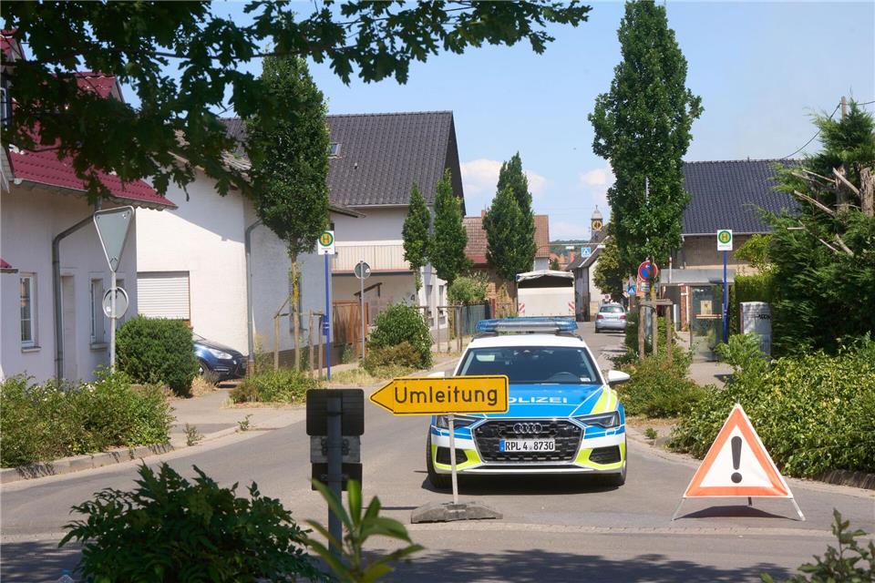 Nach wie vor sind in der Gegend viele Straße gesperrt. Thomas Frey/dpa