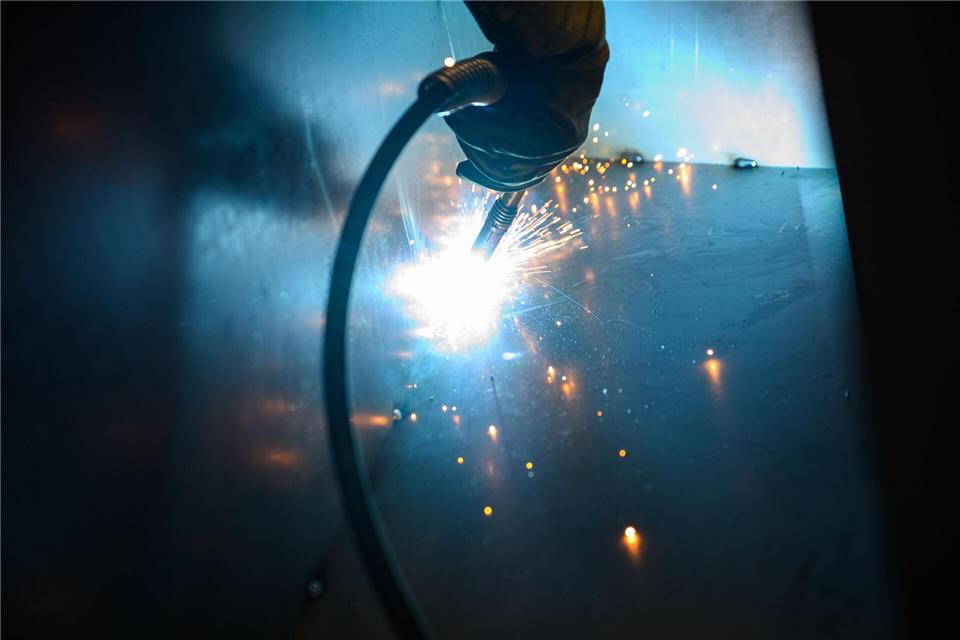 Nach zehn Jahren auf der Koppel wird der alte Wacken-Schriftzug ersetzt. Jonas Walzberg/dpa