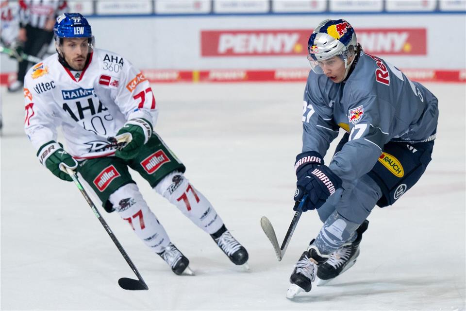 Nach zuletzt wenig Zeit auf dem Eis verlässt Luca Tosto (l) die Panther.Sven Hoppe/dpa