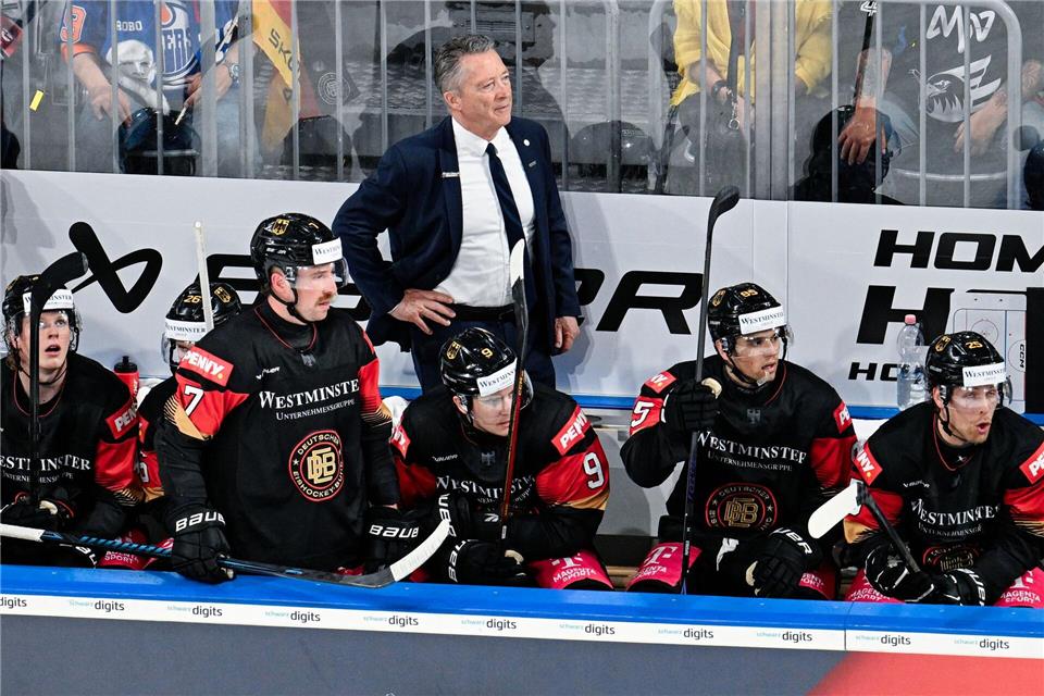 Nach zwei Enttäuschungen bei der WM 2025 und Olympia 2026 steht auch Bundestrainer Harold Kreis mehr unter Beobachtung. (Archivbild)Uwe Anspach/dpa