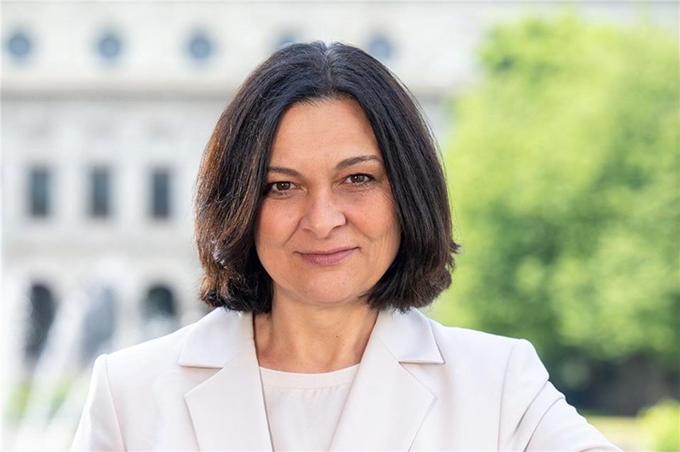 Mülheim zählt nach Stichwahl-Panne Stimmen neu aus Nadia Khalaf galt als Siegerin, doch dann bemerkte die Stadt einen Auszählungsfehler. Damit Gewissheit herrscht, hatte der Wahlausschluss eine komplette Neuauszählung beschlossen. PR-Fotografie Köhring/SPD Mülheim/dpa