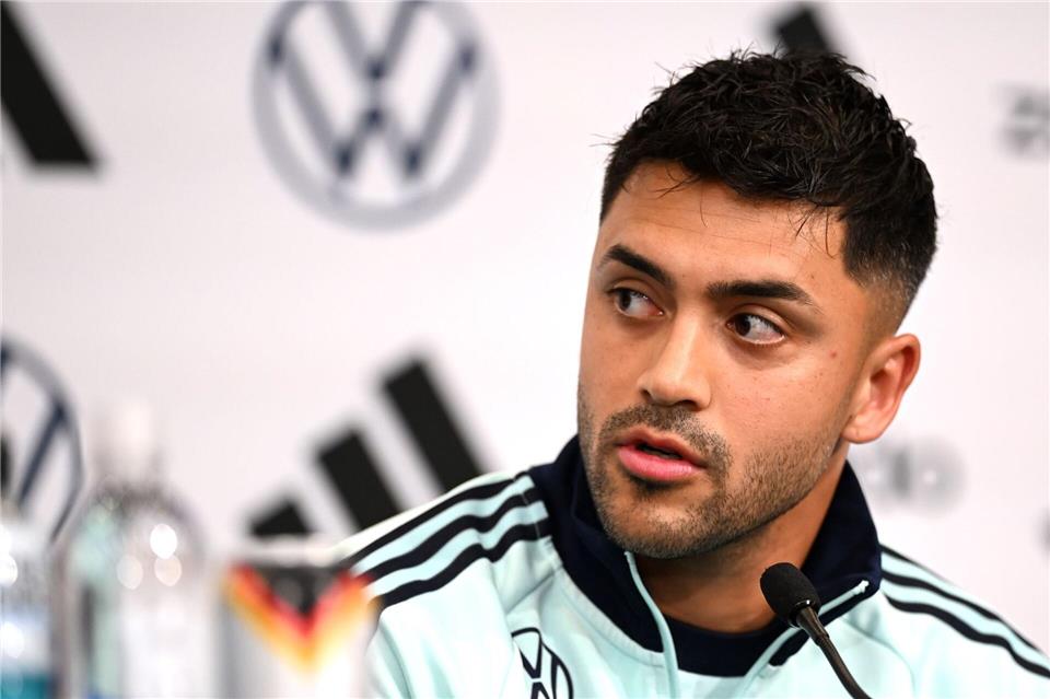 Nadiem Amiri hat zu Dokus Reise eine klare Meinung.Federico Gambarini/dpa