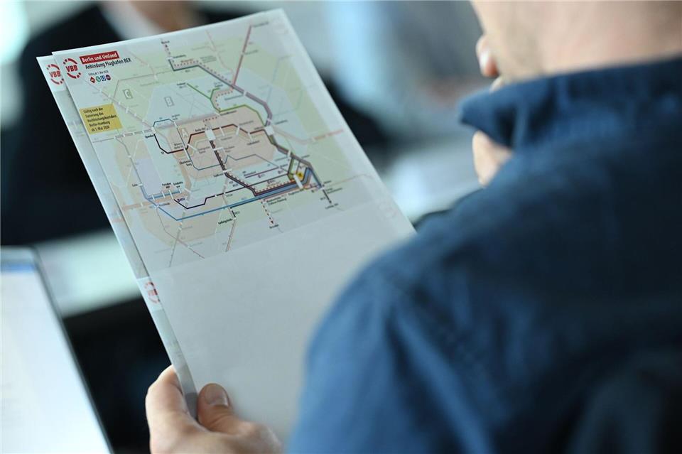 Nächsten Sonntag geht die Dresdner Bahn in Betrieb und verkürzt die Fahrzeit zwischen Berlin und dem BER deutlich. (Archivbild)Britta Pedersen/dpa