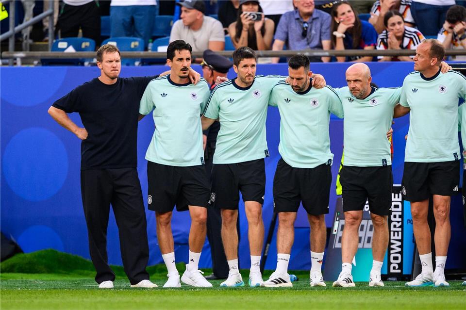 Nagelsmann arbeitete mit einem großen Staff zusammen. (Archivbild)Tom Weller/dpa