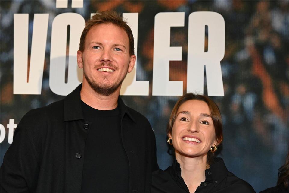 Nagelsmann mit seiner Partnerin Lena Wurzenberger.Arne Dedert/dpa