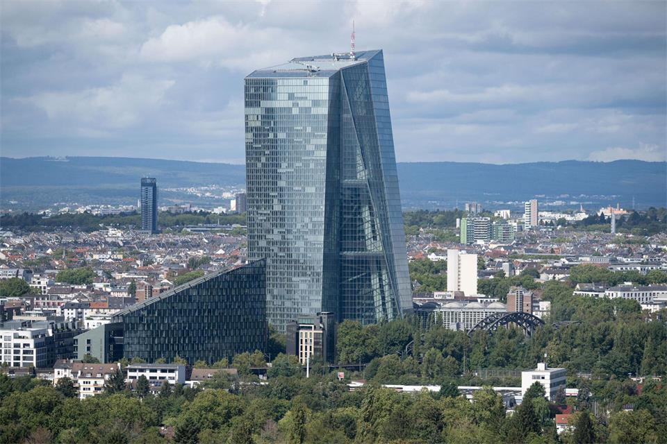 Nahe der Europäischen Zentralbank (EZB), an der Weseler Werft am Main, ging es los. (Archivfoto)Boris Roessler/dpa