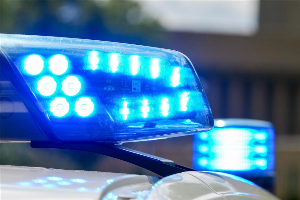 Nahezu alle Beteiligten des Unfalls werden verletzt. (Symbolbild)Soeren Stache/dpa