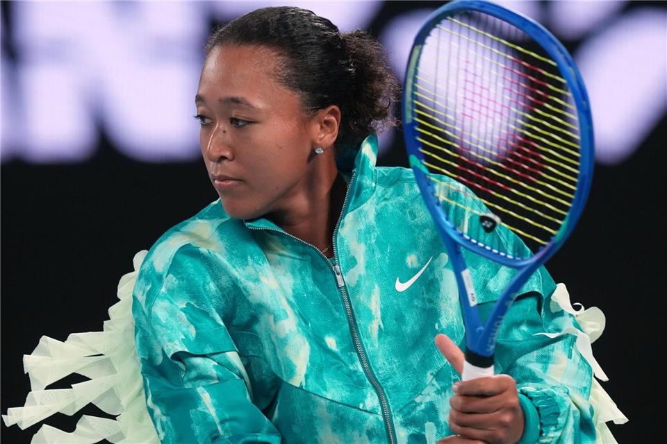 Naomi Osaka beim Einspielen.Asanka Brendon Ratnayake/AP/dpa