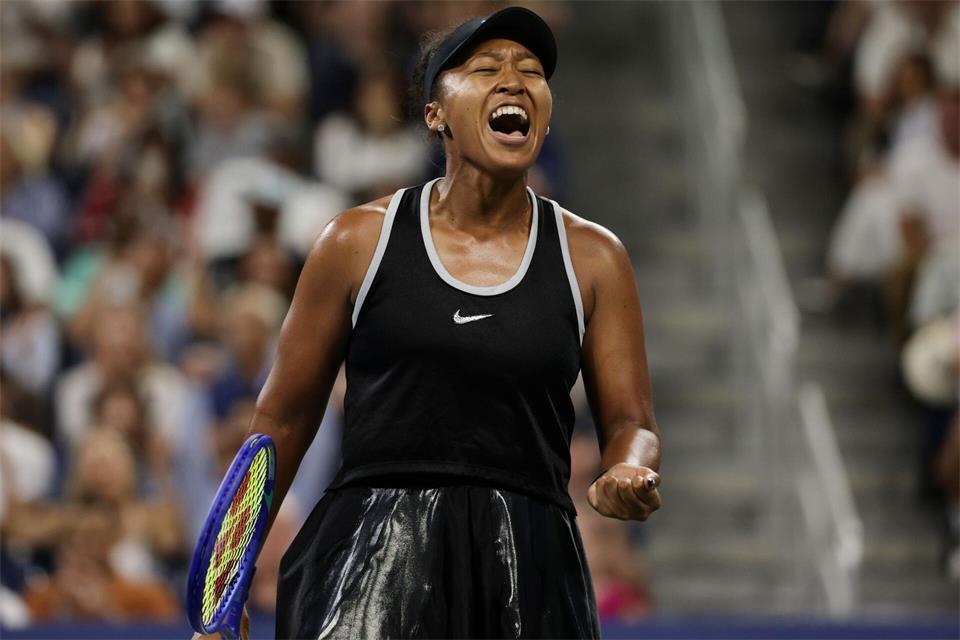 Naomi Osaka jubelt erleichtert.Adam Hunger/AP/dpa