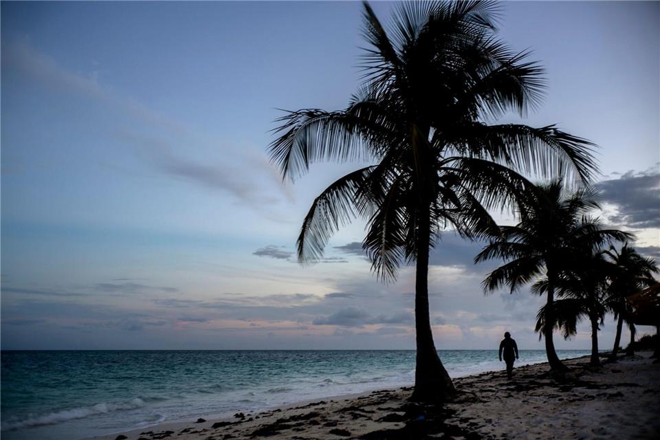 Nassau befindet sich auf den Bahamas in einem gänzlich anderen Setting als die kleine Stadt an der Lahn. (Archivbild)Ramon Espinosa/AP/dpa